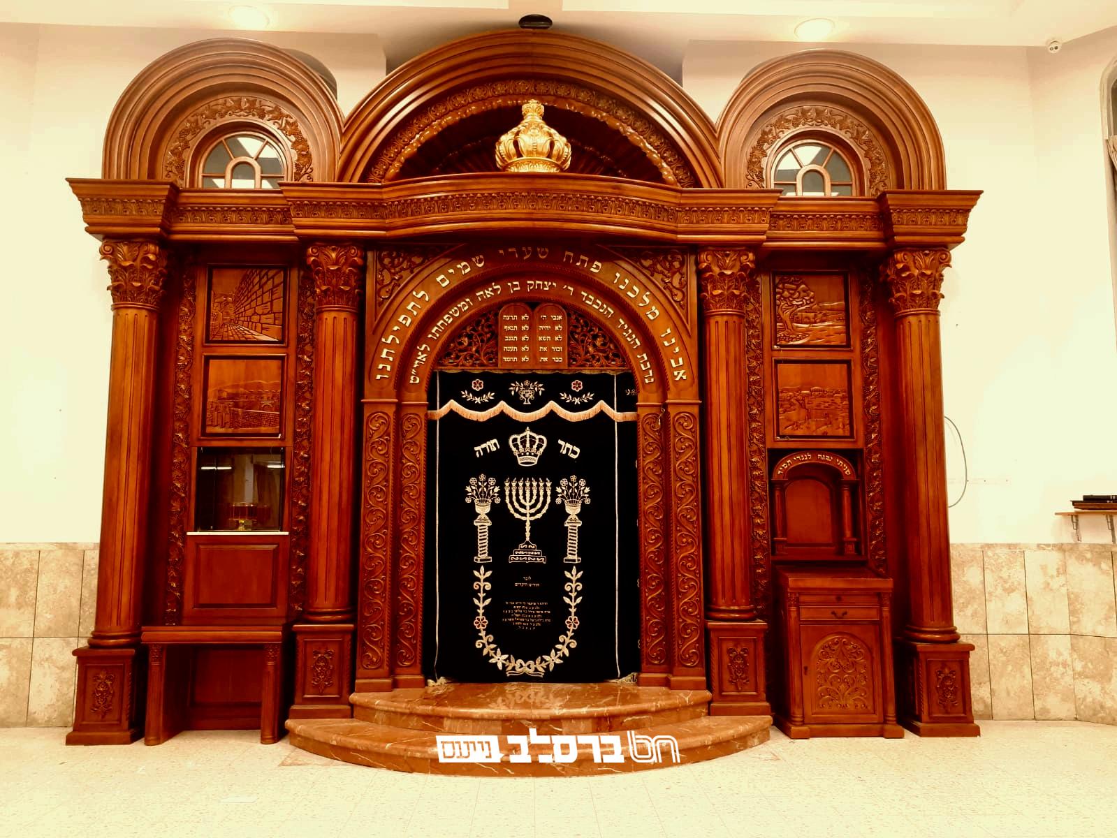 אֲרוֹן עֻזֶּךָ • חונך ארון הקודש מרהיב בבית הכנסת 'אור אברהם' • צפו